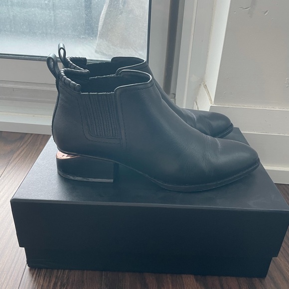 Alexander Wang Shoes - Alexander Wang Kori leather ankle boots black, gold size 8